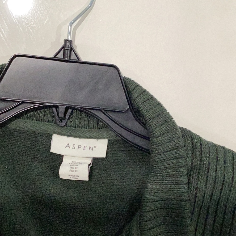 Aspen Rise Green Crewneck Sweater with Ribbed Texture - Picture 7 of 10